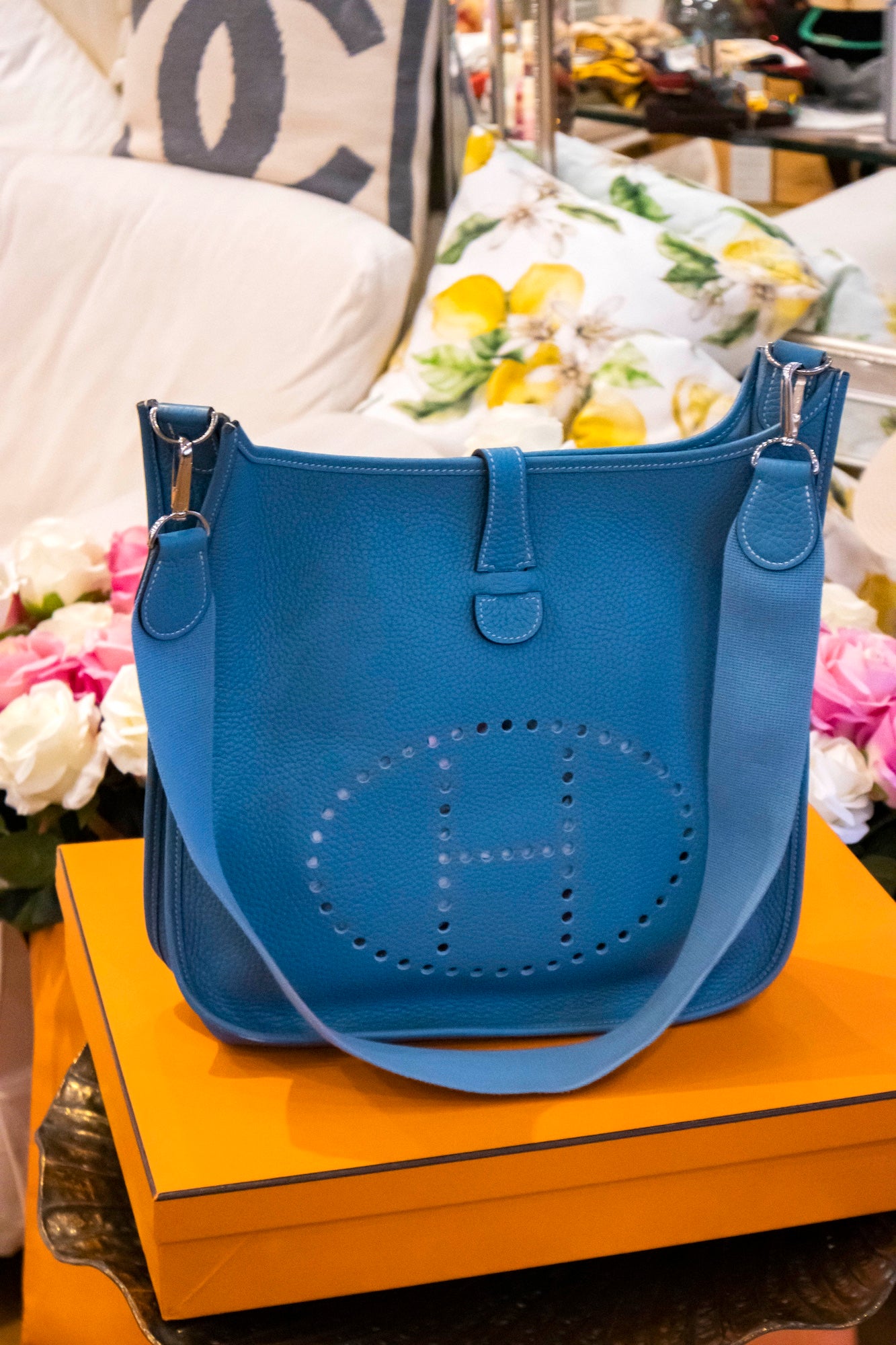 Hermès - Evelyne 33 Blau Taurillon Clemence Leder Palladium Hardware