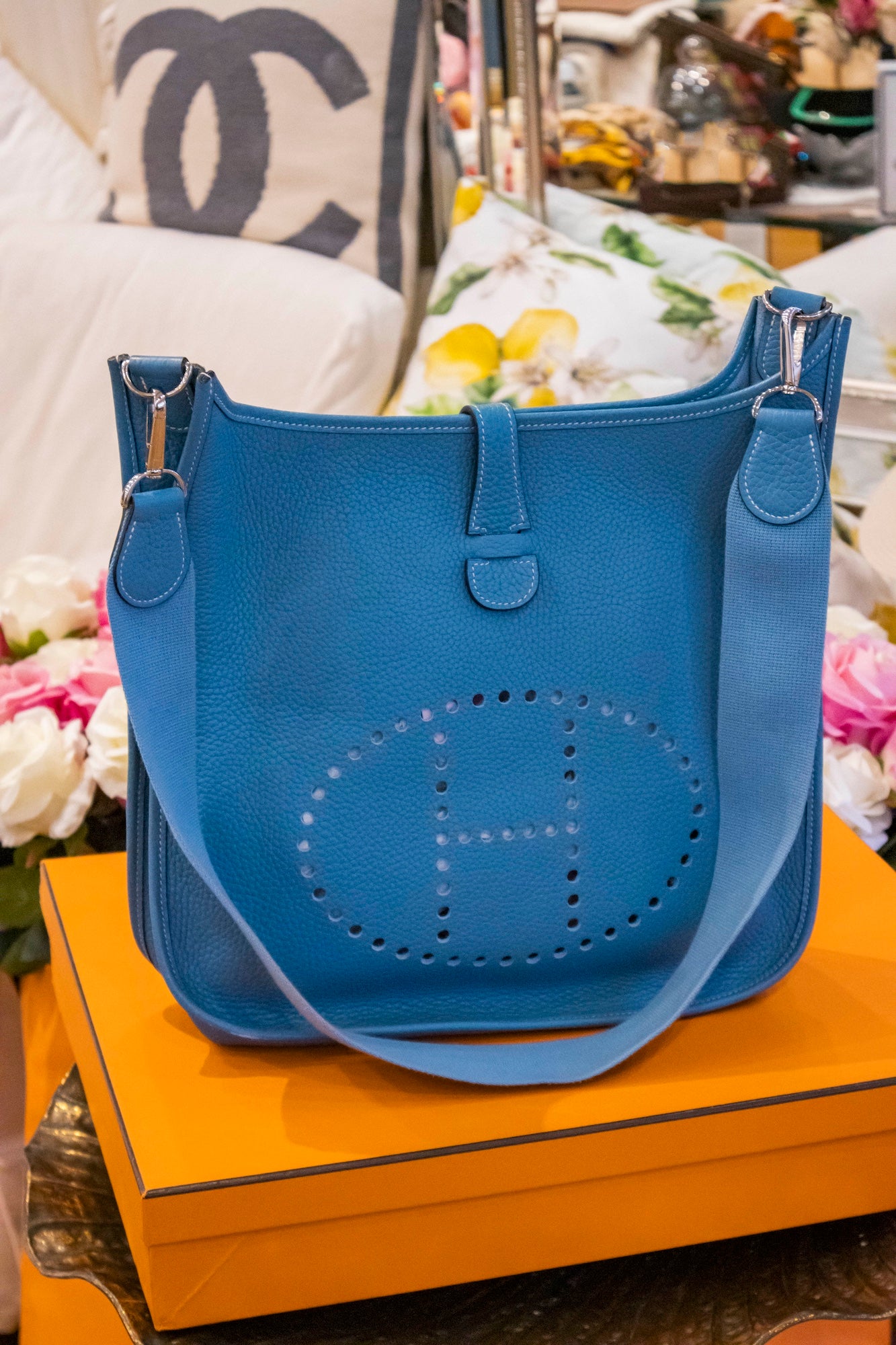 Hermès - Evelyne 33 Blau Taurillon Clemence Leder Palladium Hardware