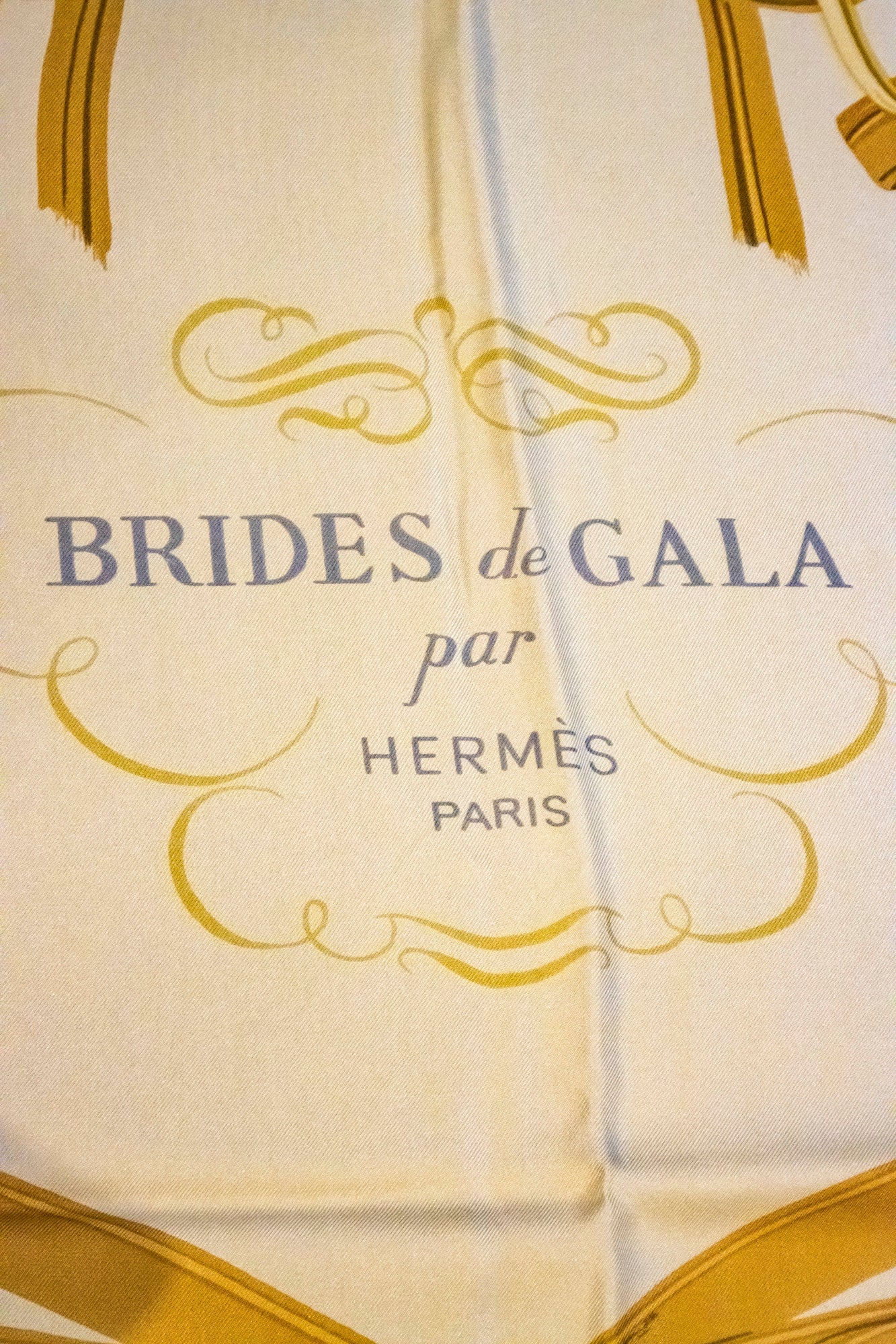 Hermès - Carré 40 Schal "Brides de Gala" Seide Gelb