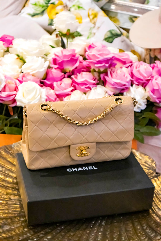 Chanel - Timeless Classic Beige gesteppte Lederhandtasche