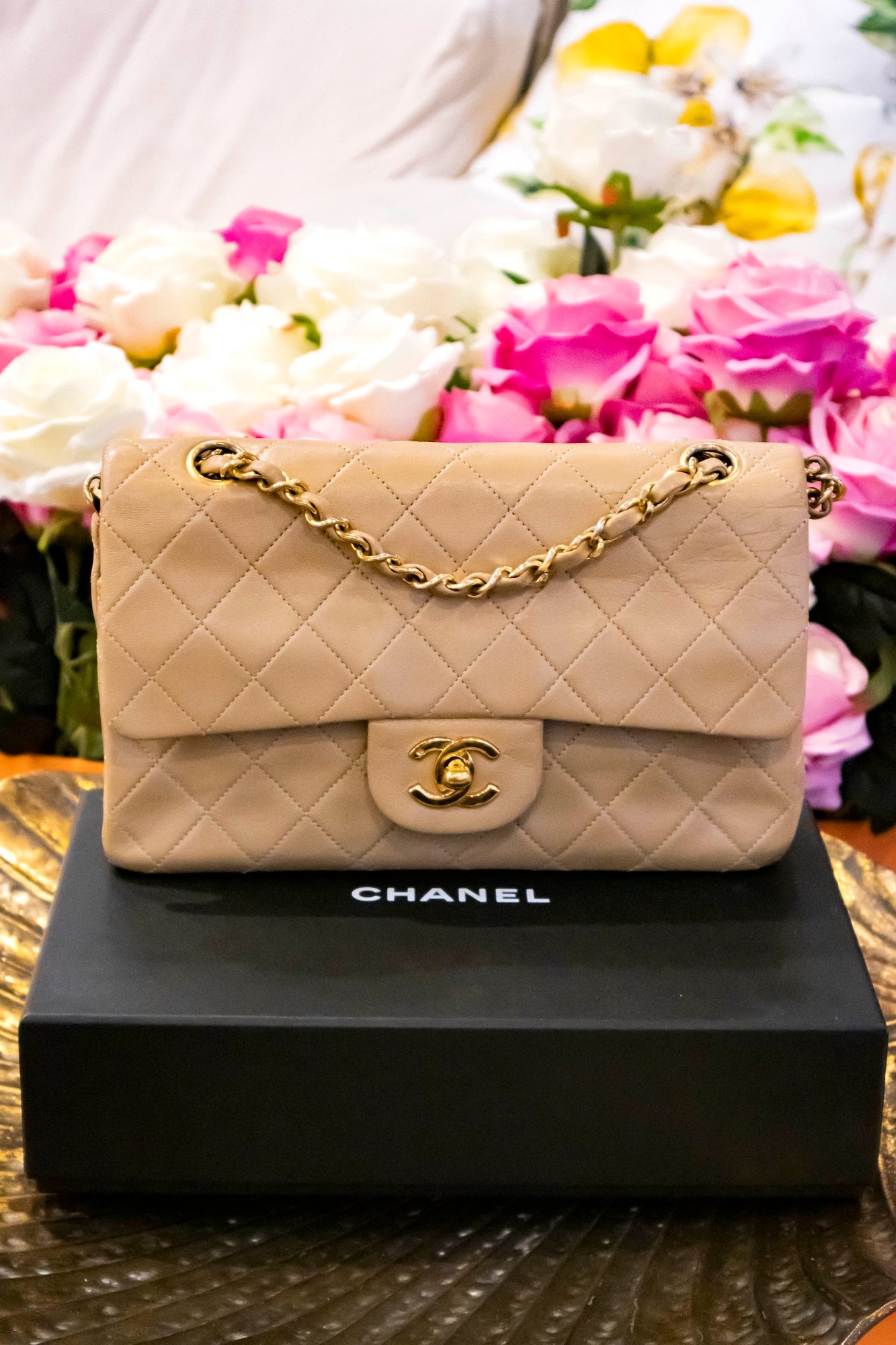 Chanel - Timeless Classic Beige gesteppte Lederhandtasche