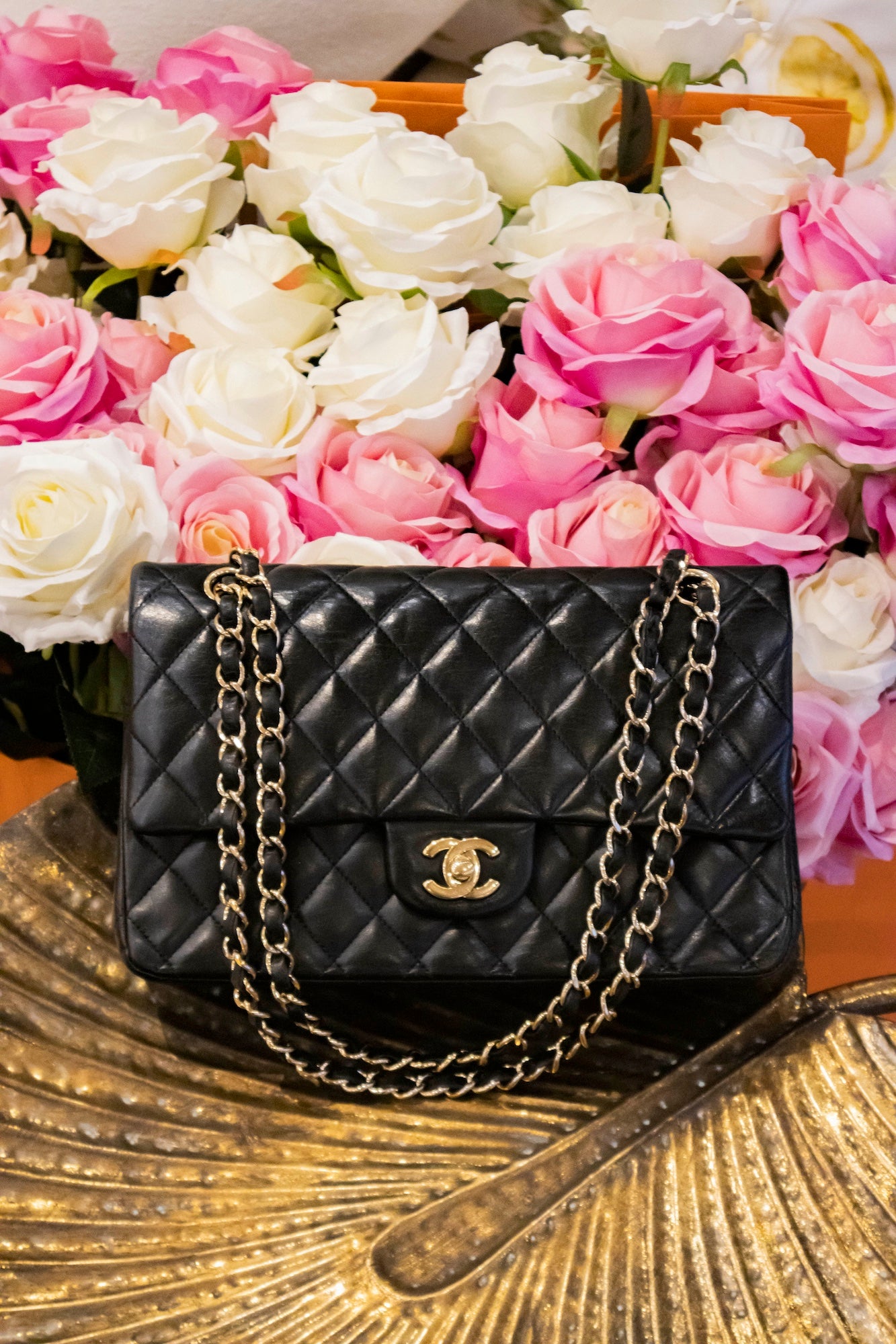 Chanel - Classic Timeless Lammleder & Goldfarbenes Metall Schwarz