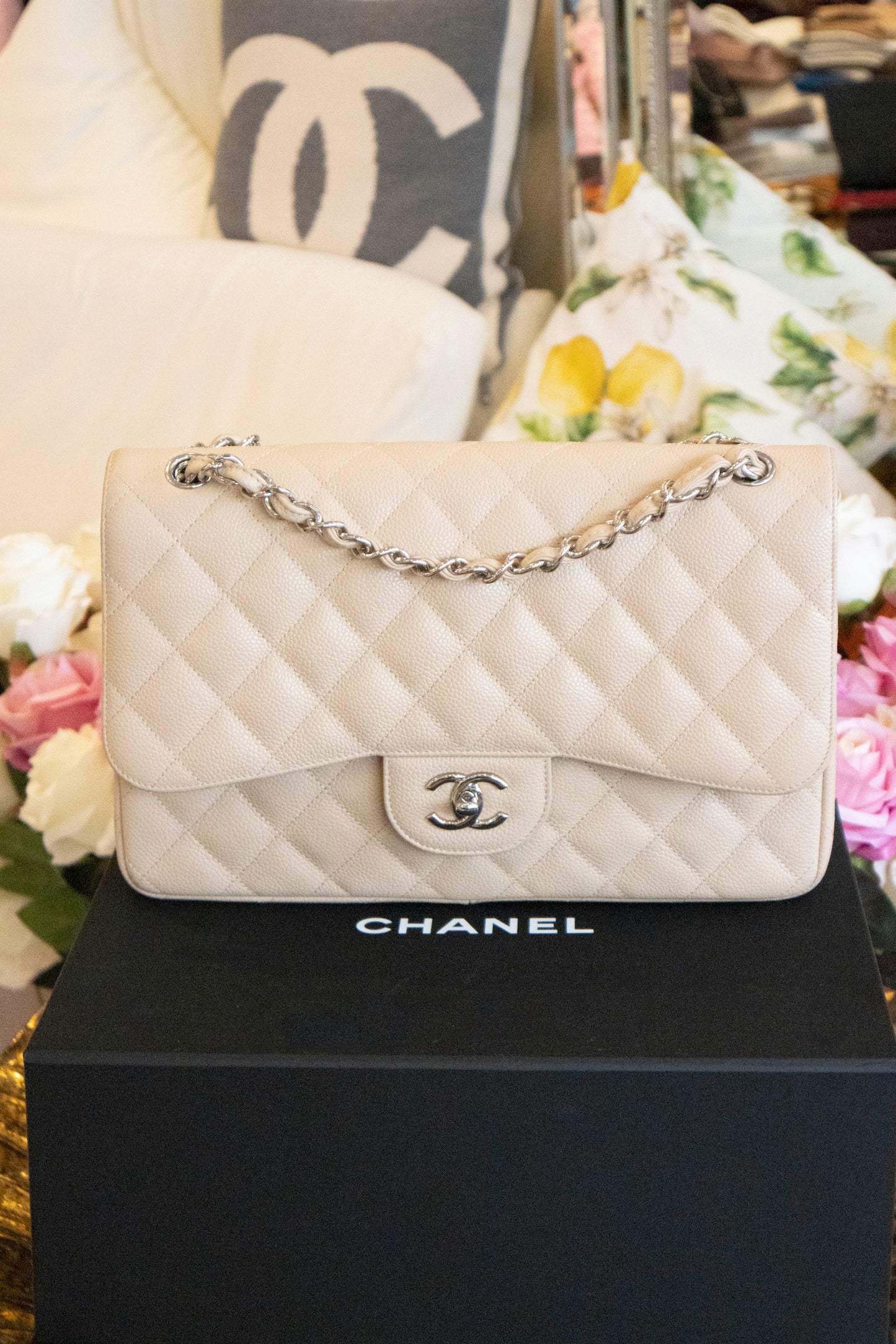 Chanel - Jumbo Double Flap Bag Beige Caviar Leder