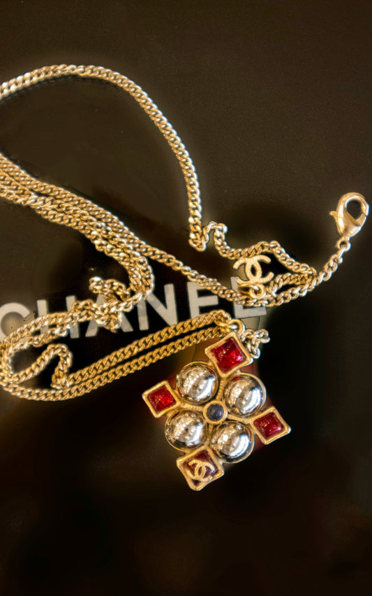 Chanel - CC Kette silber, rote Rubine