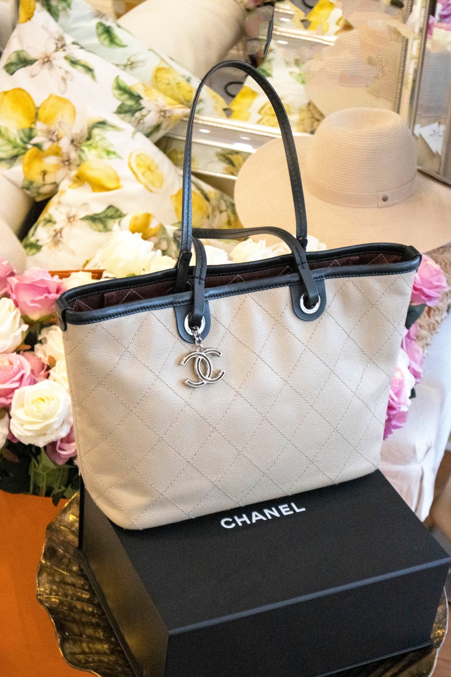 Chanel - Shopper Sand Silberne Hardware