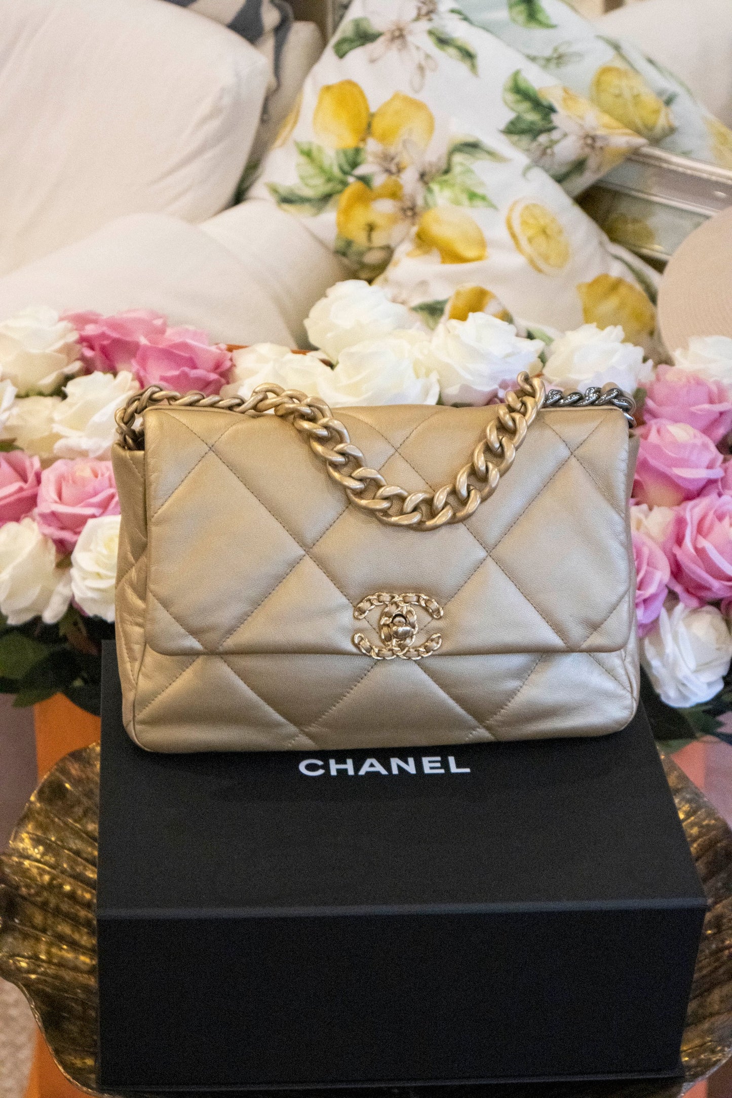 Chanel - 19 Limited Edition Gold