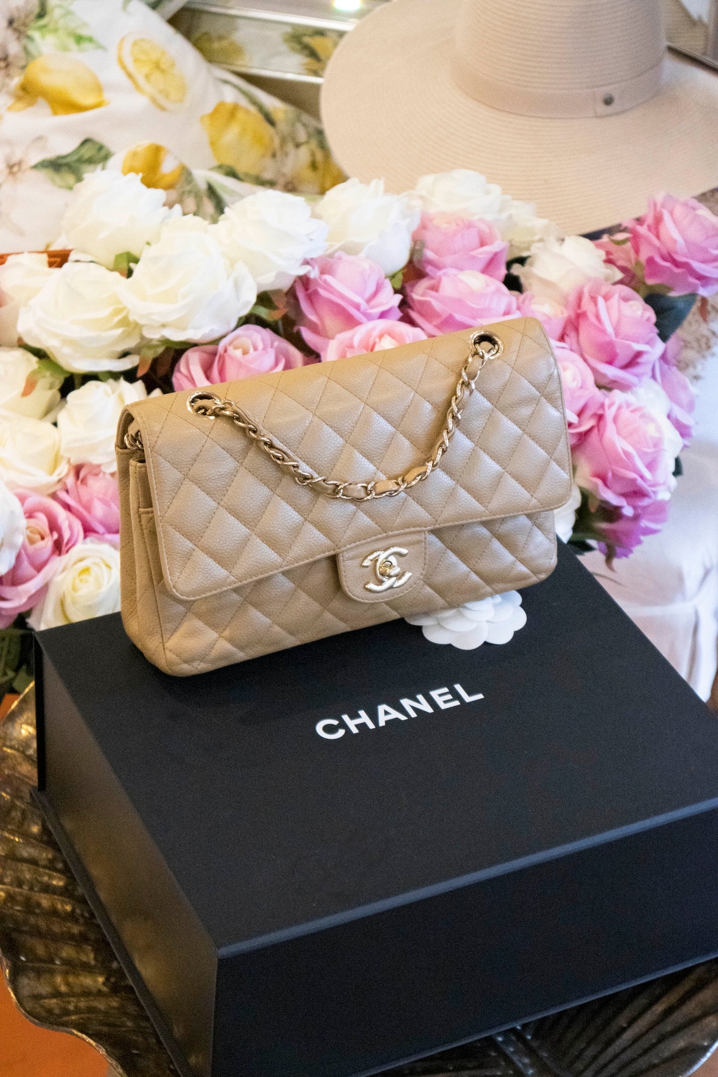 Chanel - Medium Double Flap Bag Beige Caviar Leder