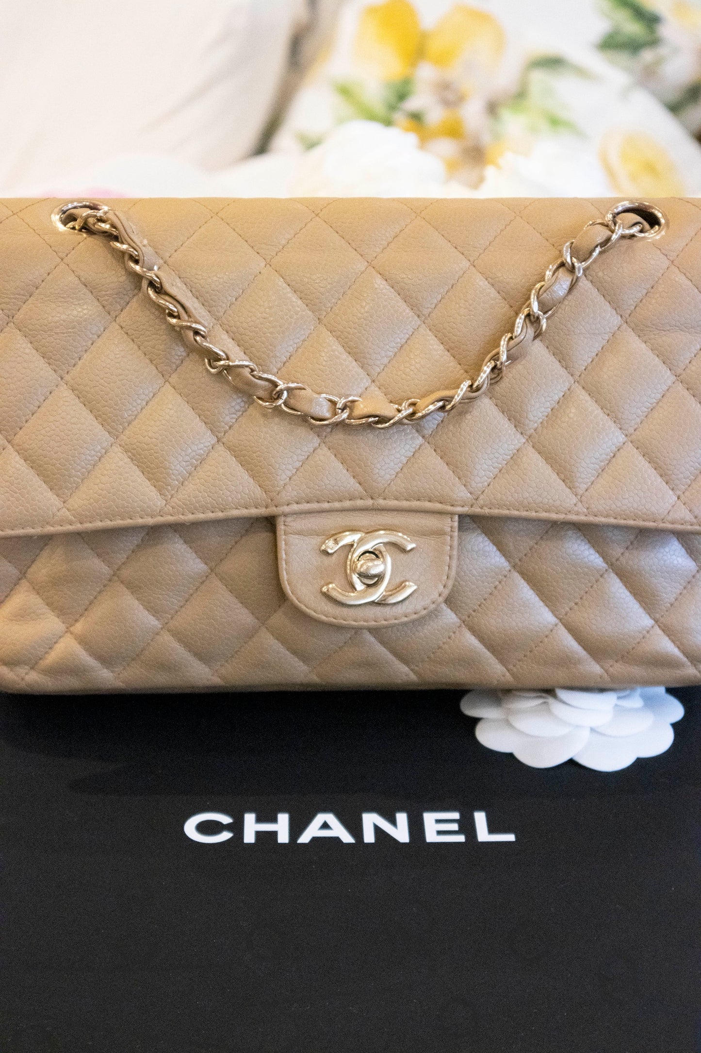 Chanel - Medium Double Flap Bag Beige Caviar Leder
