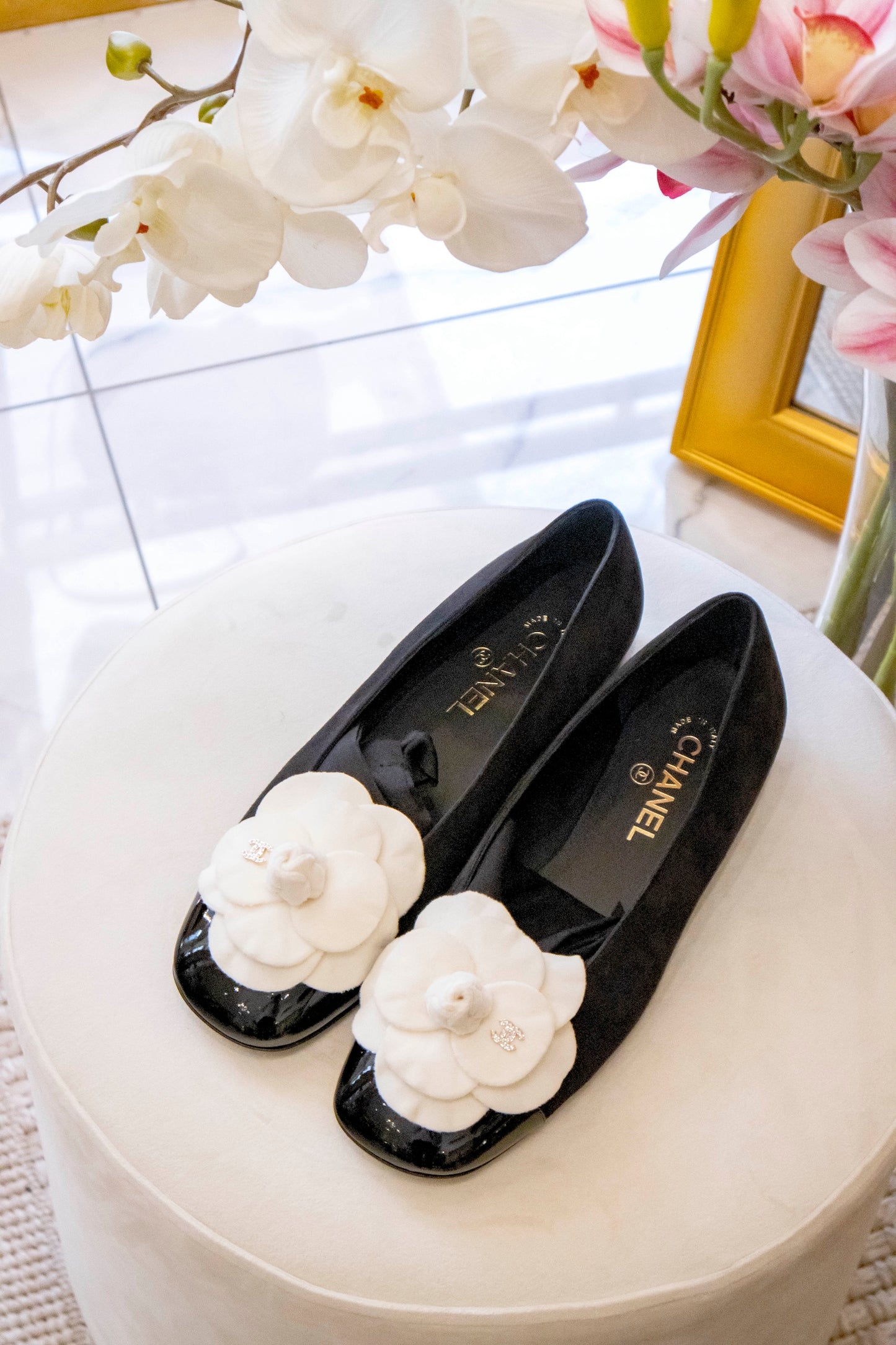Chanel - Ballerinas mit weißer Kamelie