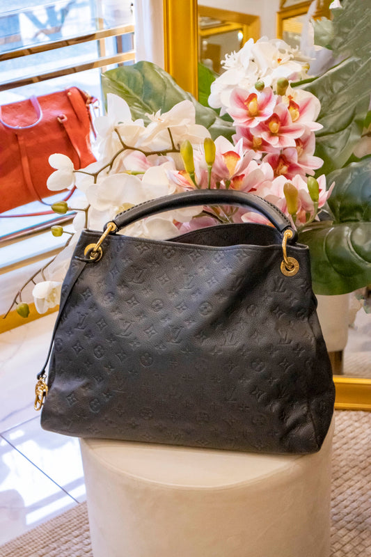 Louis Vuitton - Artsy MM Monogram Empreinte Leder Midnight Blue