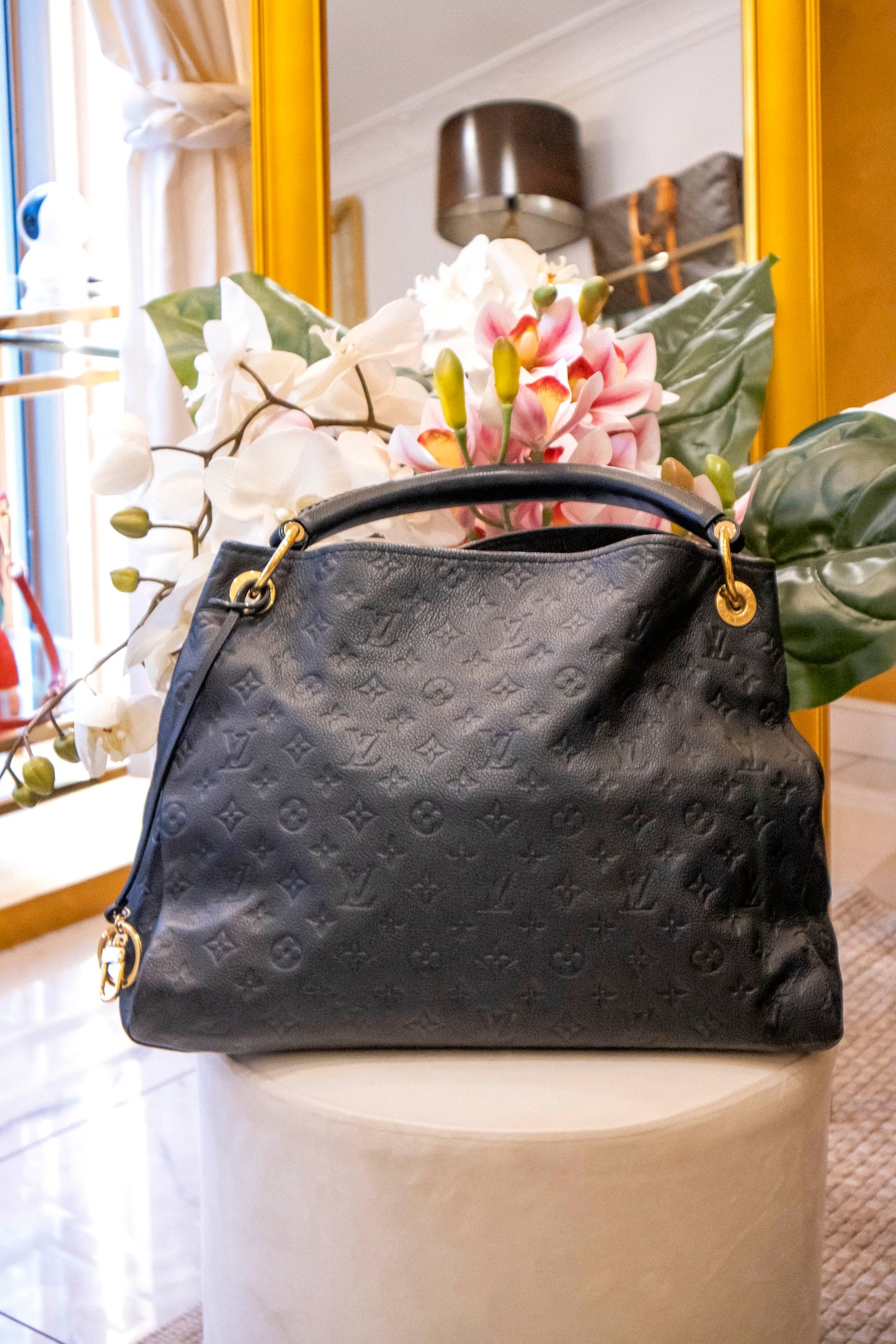 Louis Vuitton - Artsy MM Monogram Empreinte Leder Midnight Blue
