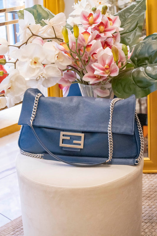 Fendi - Baguette Schultertasche blau Silberne Hardware