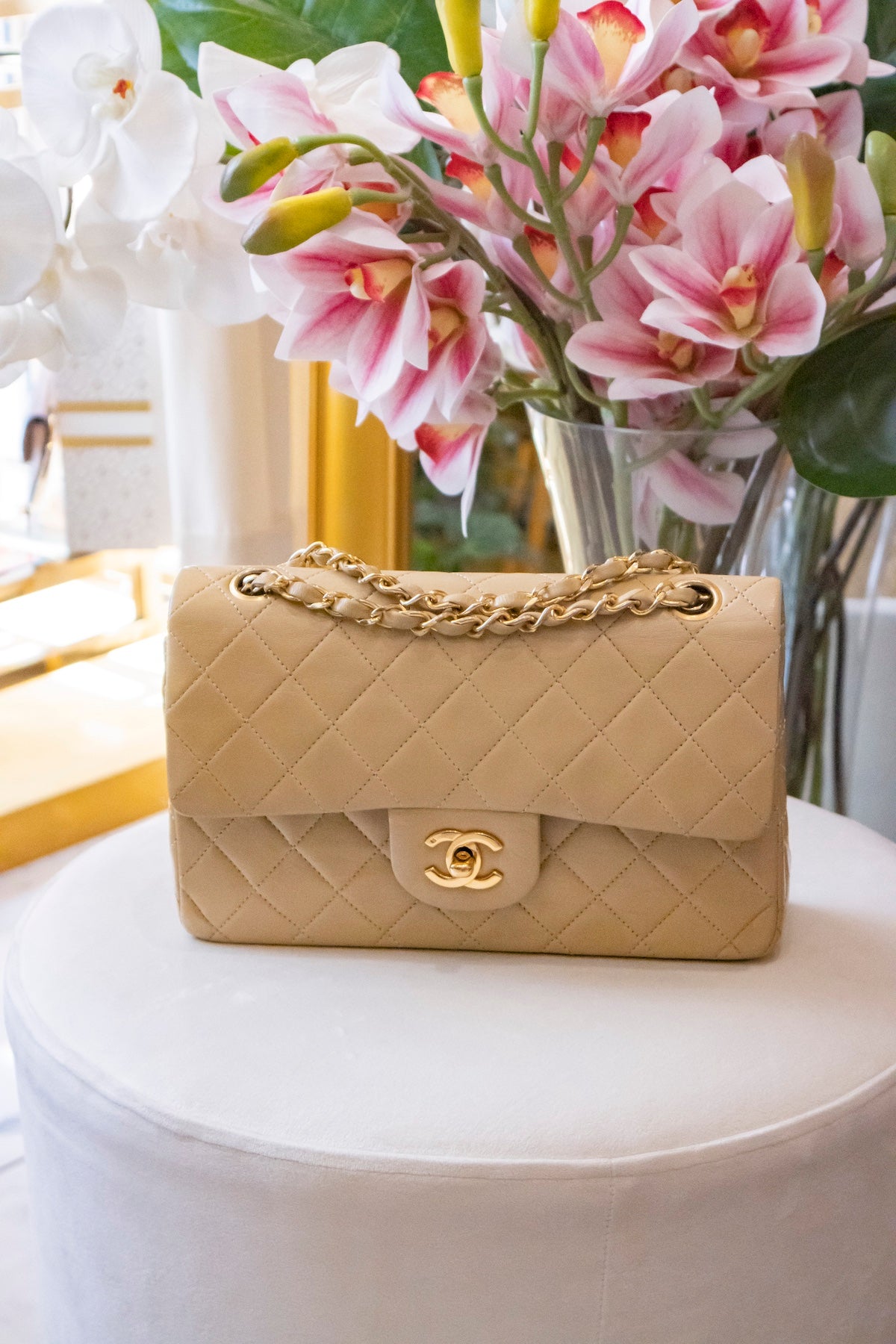 Chanel - Small Double Flap Bag Beige Lambskin 24 Karat vergoldete Hardware