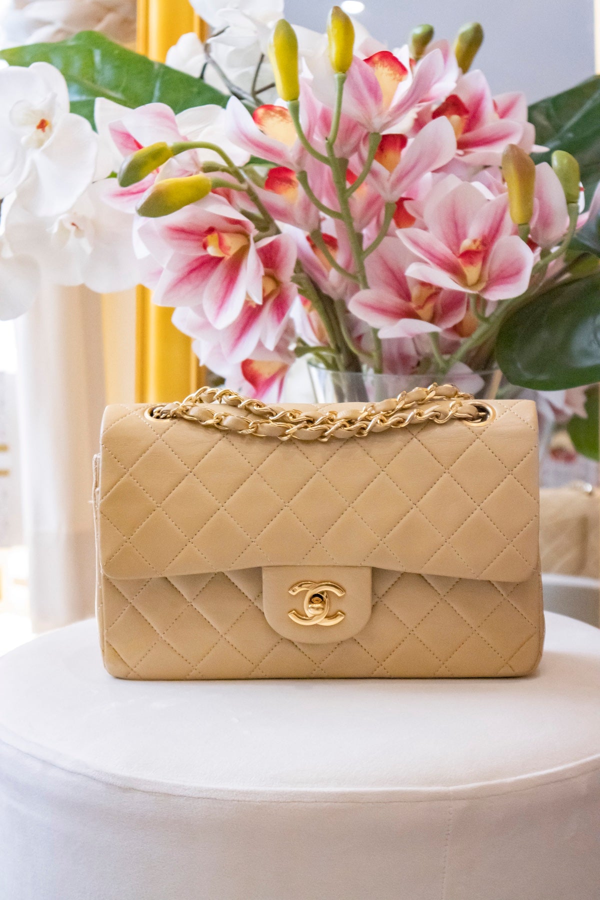 Chanel - Small Double Flap Bag Beige Lambskin 24 Karat vergoldete Hardware