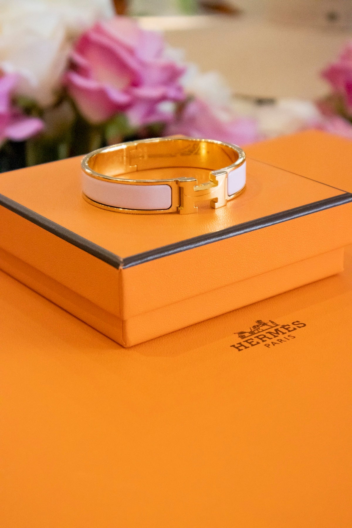Hermès - Bracelet Clic H Rose Candeur Gelbgoldfarben