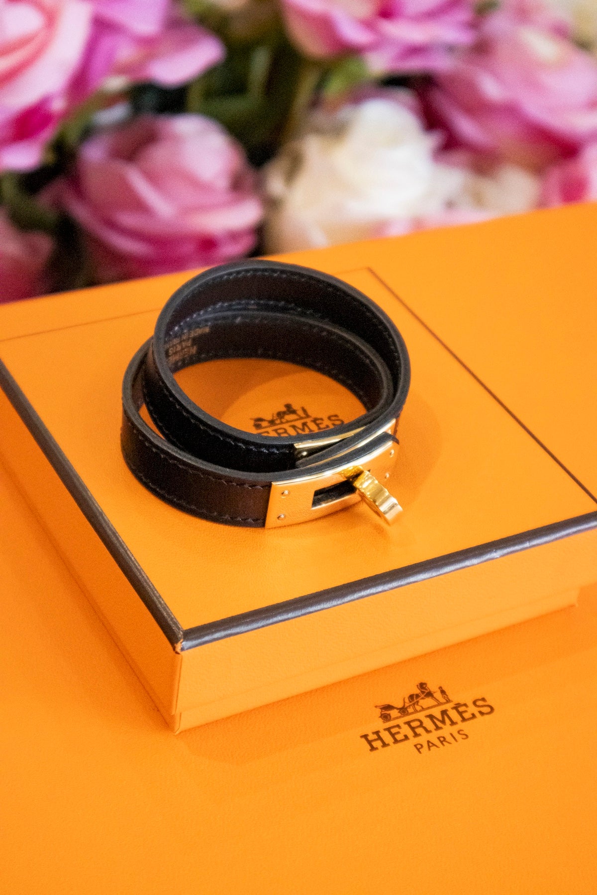 Hermès - Kelly Armband Double Tour schwarz Gelbgoldfarben