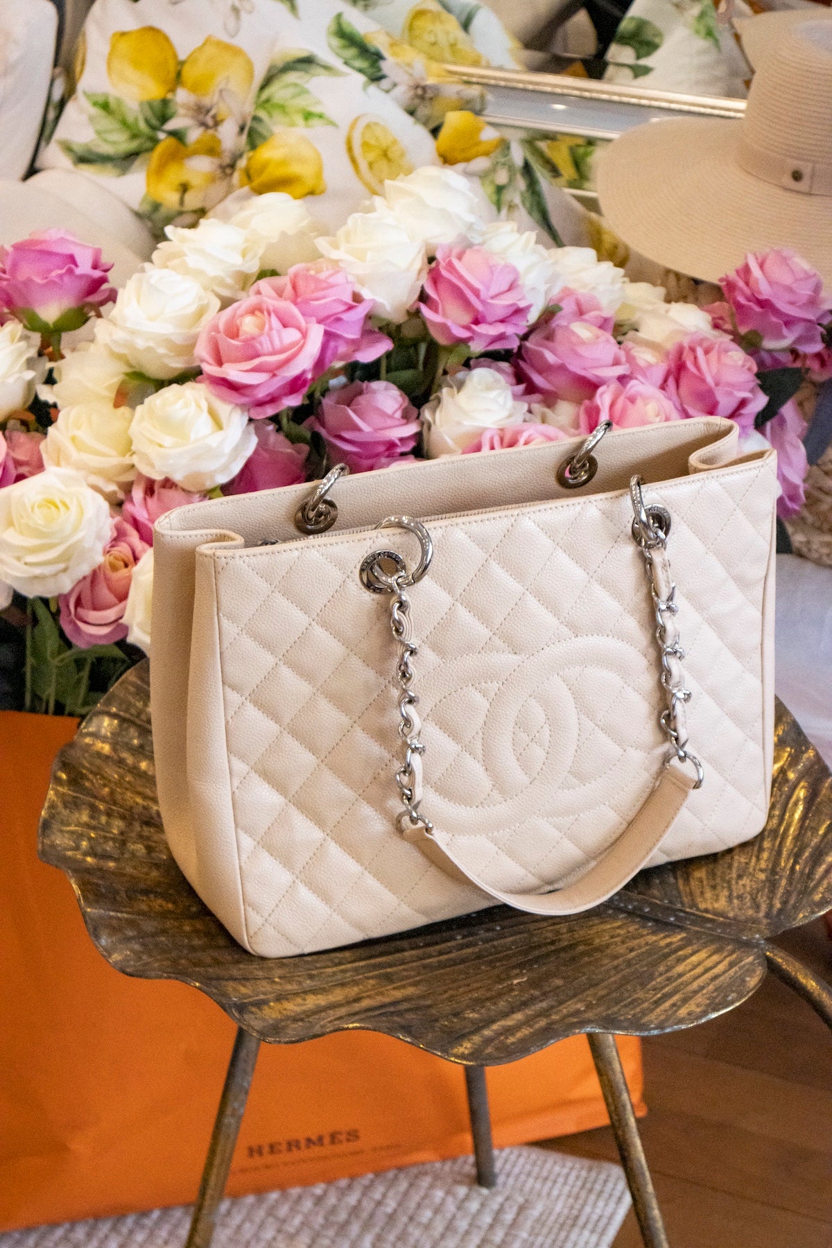 Chanel - Shopper Beige Caviar Leder Silberne Hardware