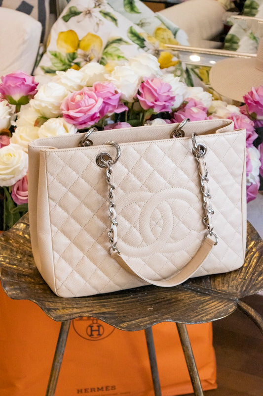 Chanel - Shopper Beige Caviar Leder Silberne Hardware