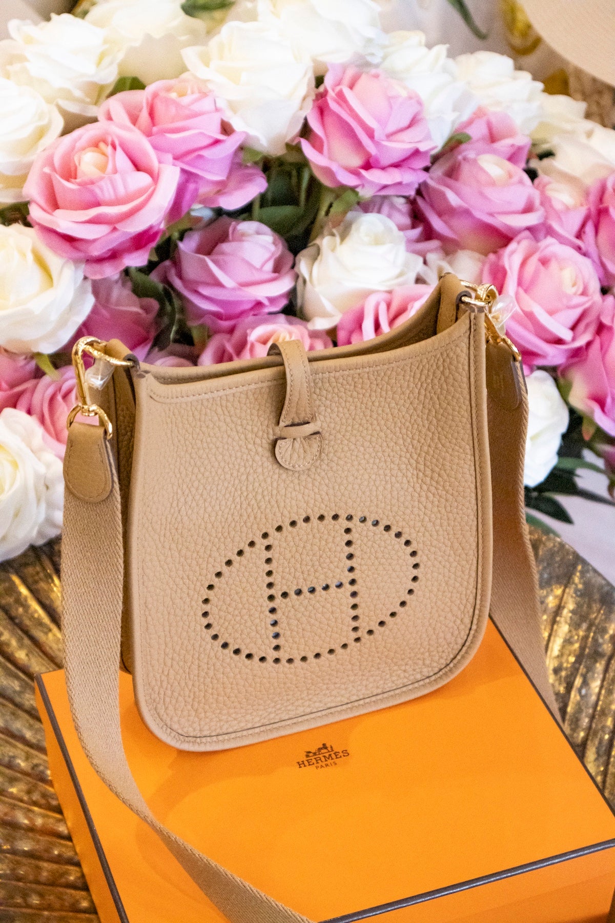 Hermès - Mini Evelyne 16 Biscuit Taurillon Clmence Leder Goldene Hardware
