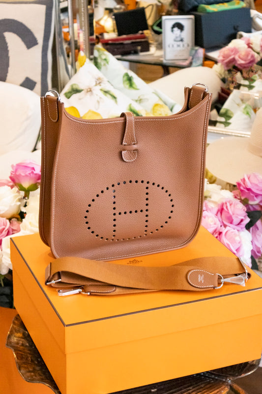 Hermès - Evelyne 29 Gold Taurillon Clemence Leder Silberne Hardware