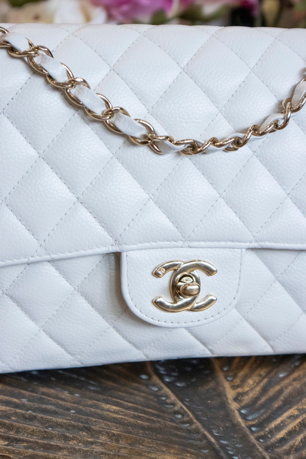 Chanel - Medium Double Flap Bag Weiss Caviar Leder Goldene Hardware