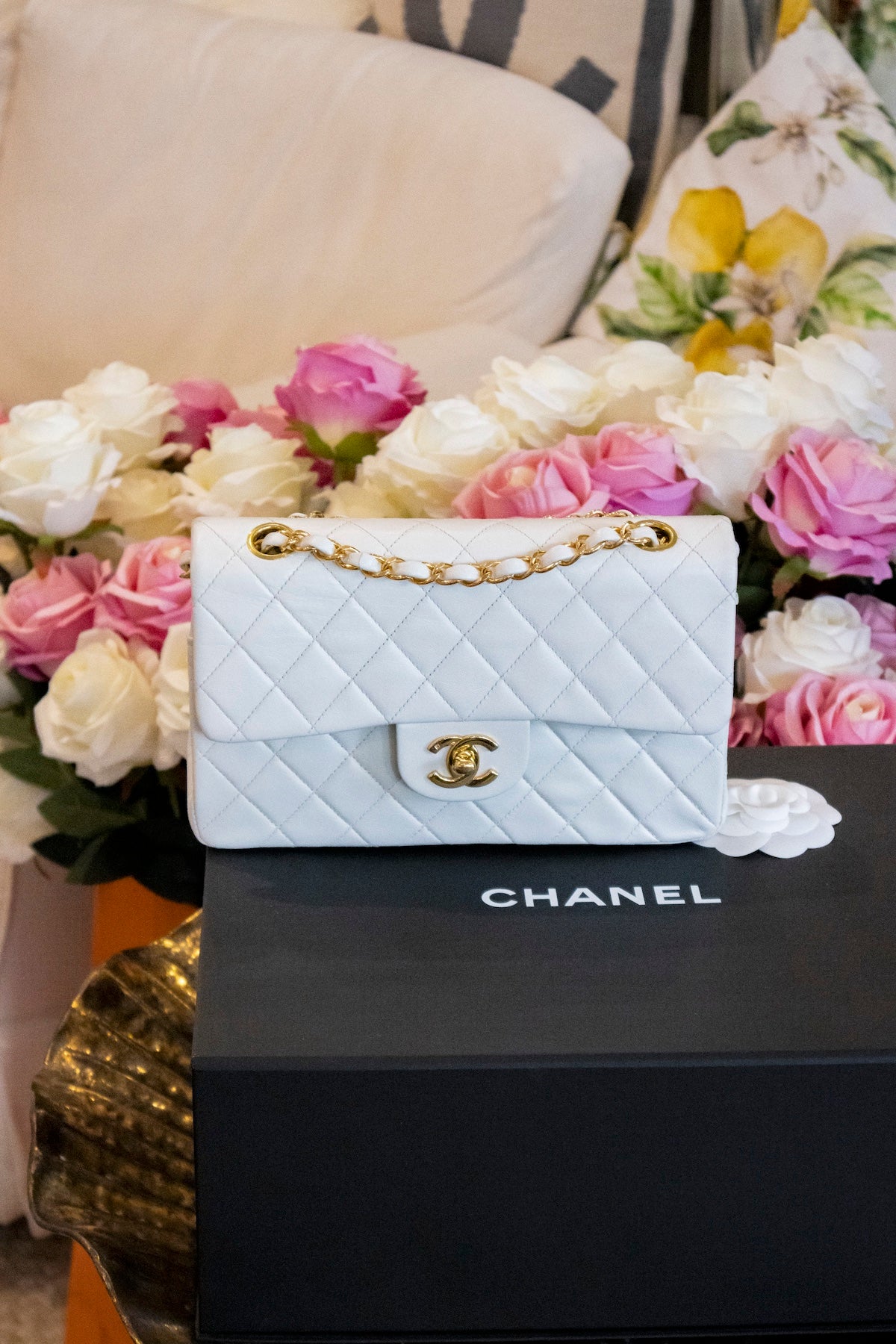 Chanel - Medium Double Flap Bag Weiss Caviar Leder Goldene Hardware