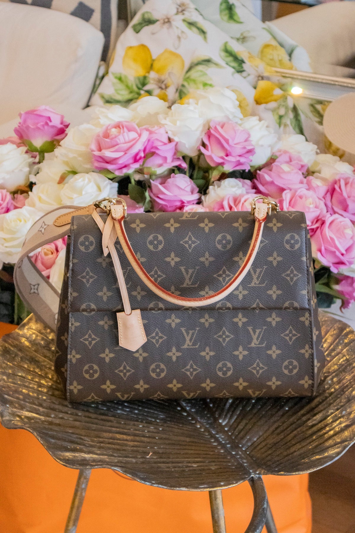 Louis Vuitton - Cluny Handtasche Monogram Canvas Goldene Hardware