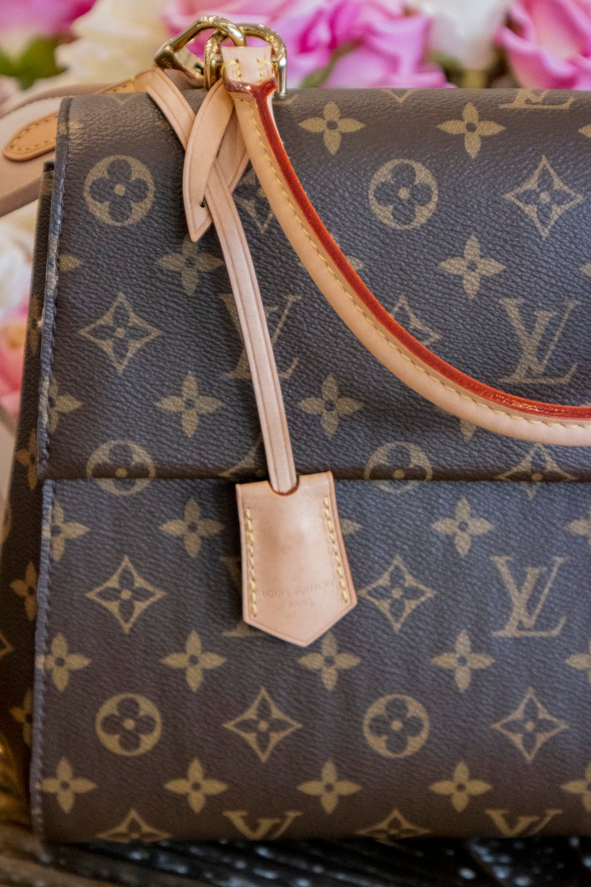 Louis Vuitton - Cluny Handtasche Monogram Canvas Goldene Hardware
