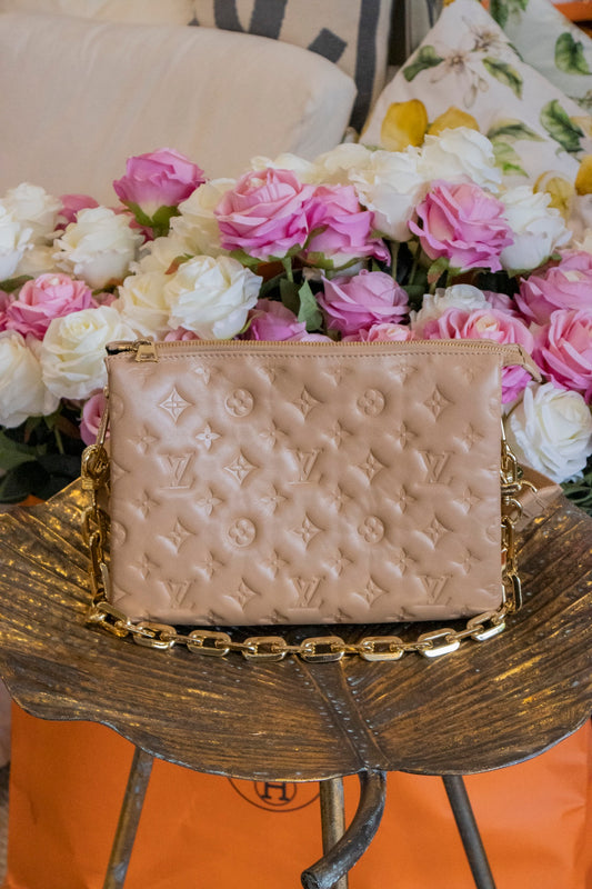 Louis Vuitton - Coussin Beige Goldene Hardware