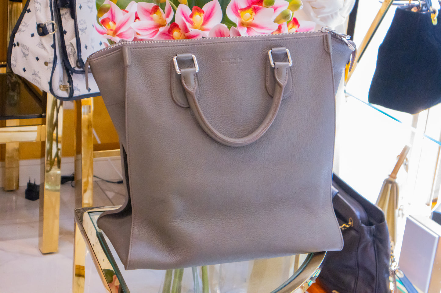 Louis Vuitton - Tasche Naxos grau