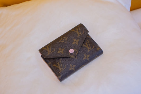 Louis Vuitton - Victorine Geldbörse Monogram Rosa