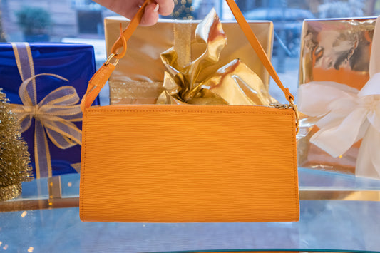 Louis Vuitton - Pochette Orange