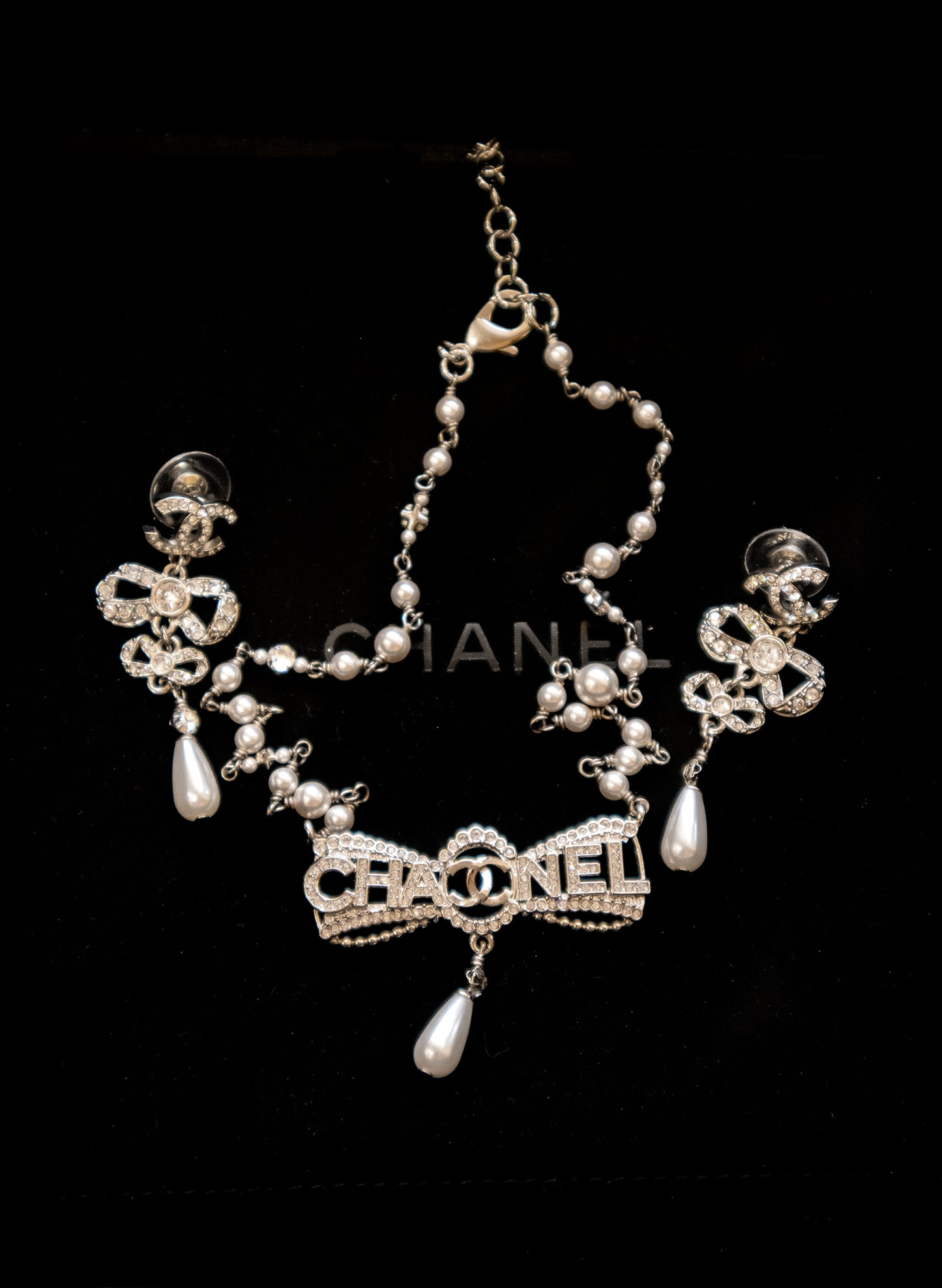 Chanel - Vintage Schmuckset silber - Collier und Ohrringe  hängend