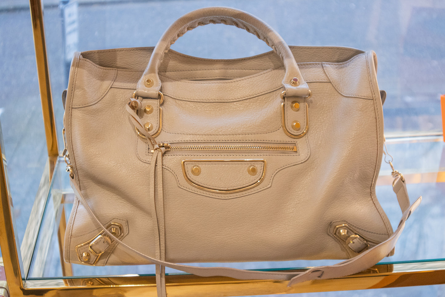 Balenciaga - Handtasche hellgrau