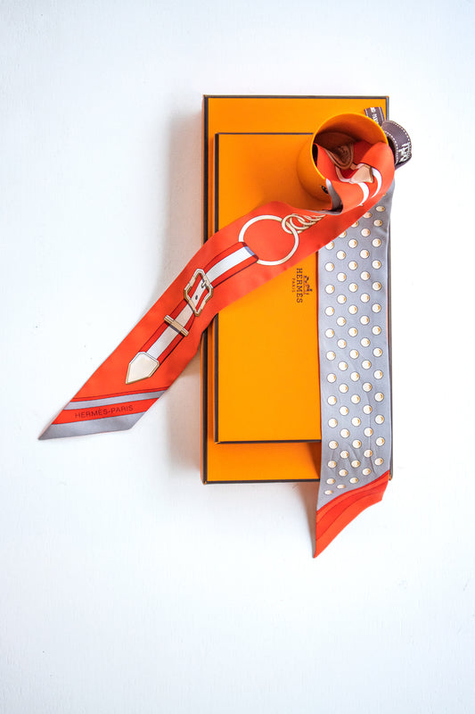 Hermès - Twilly Seide Orange und Grau mit Punkten