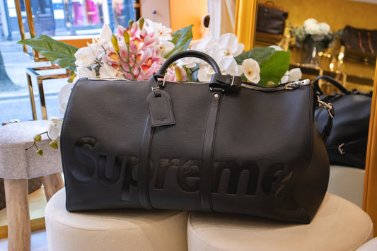 Louis Vuitton - Limited Edition Supreme Keepall 50 Schwarz Epi Leder