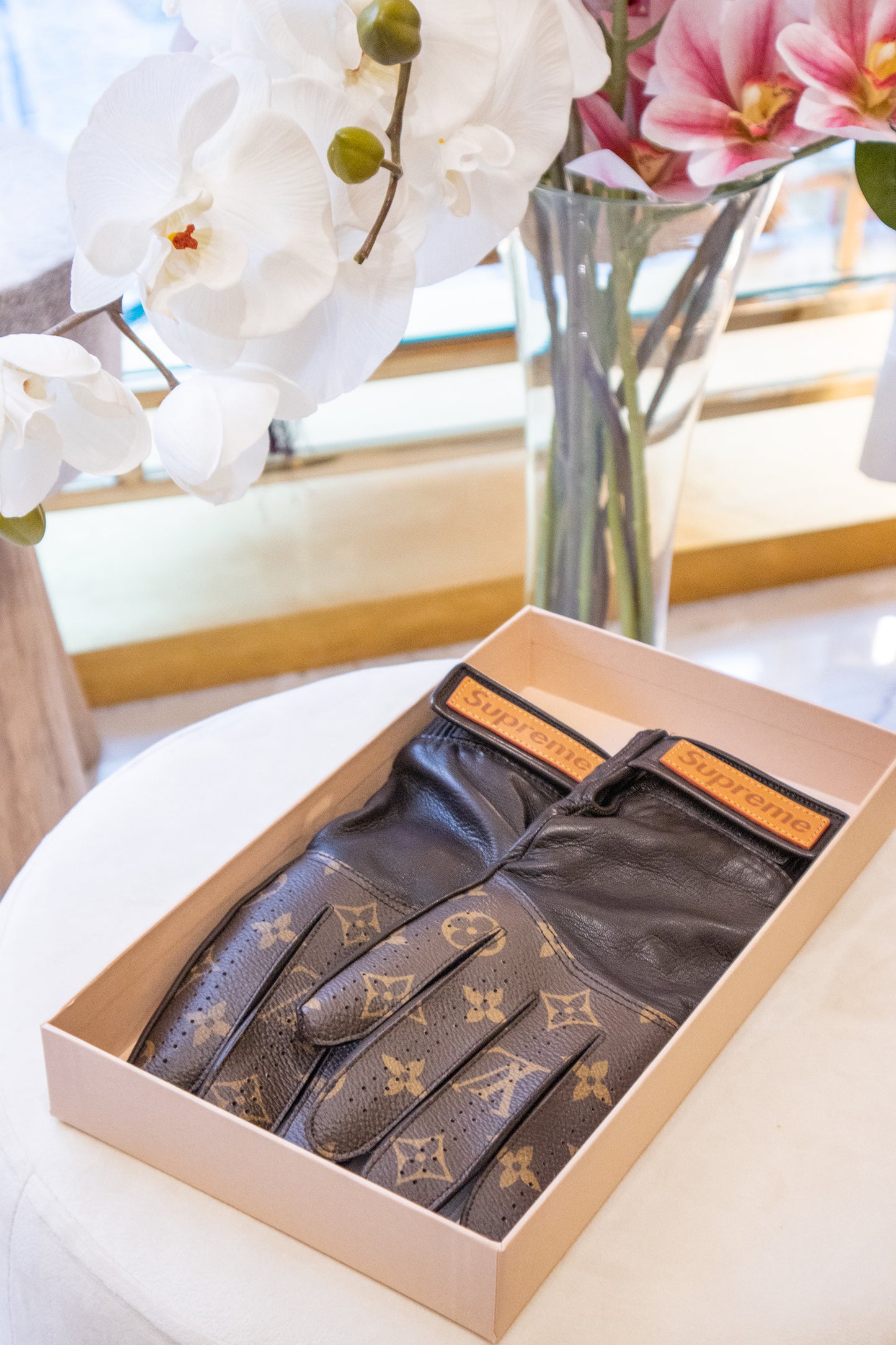 Louis Vuitton - Limited Edition Supreme Handschuhe