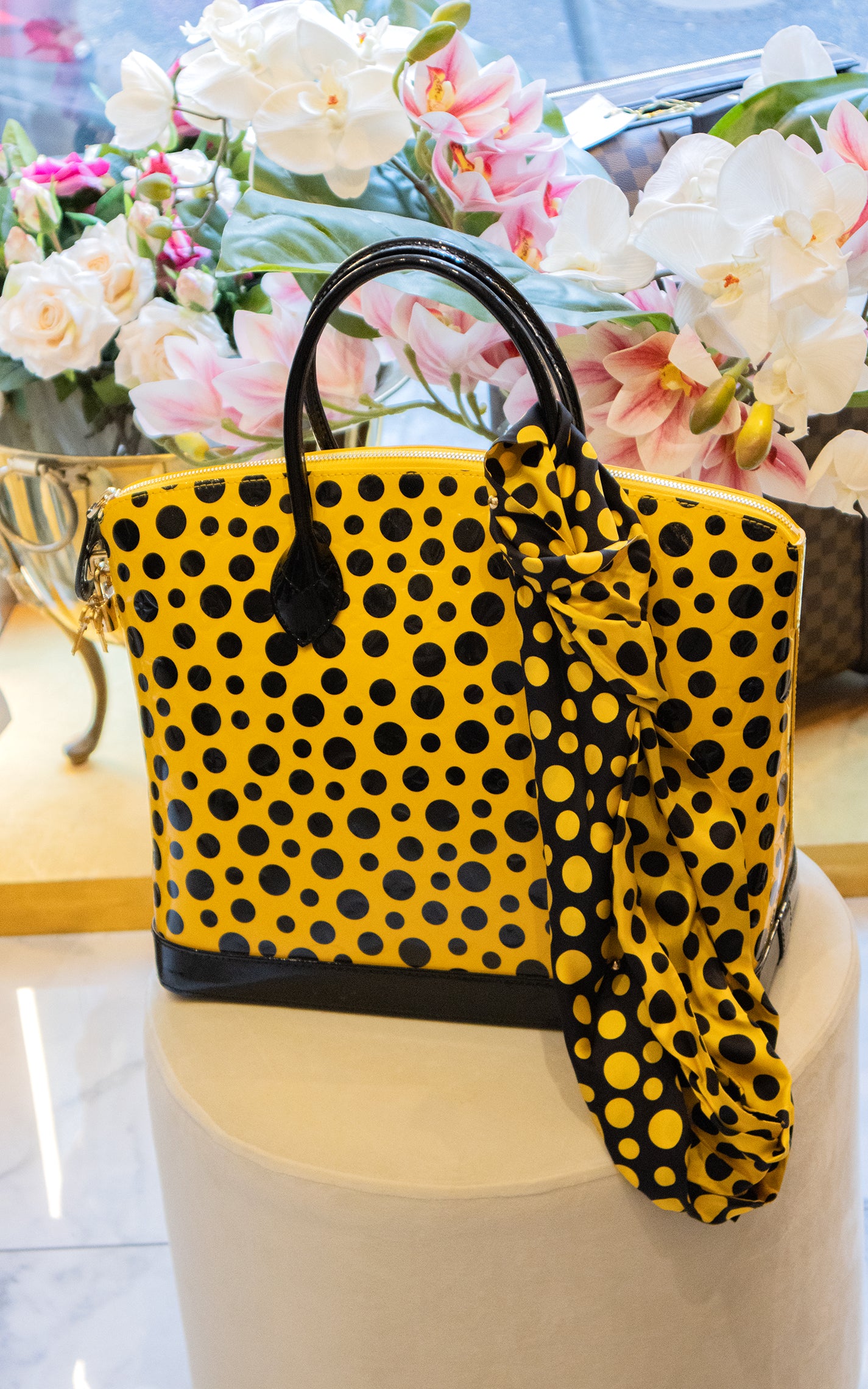 Louis Vuitton x Yayoi Kusama - Lackleder Shopper Gelb