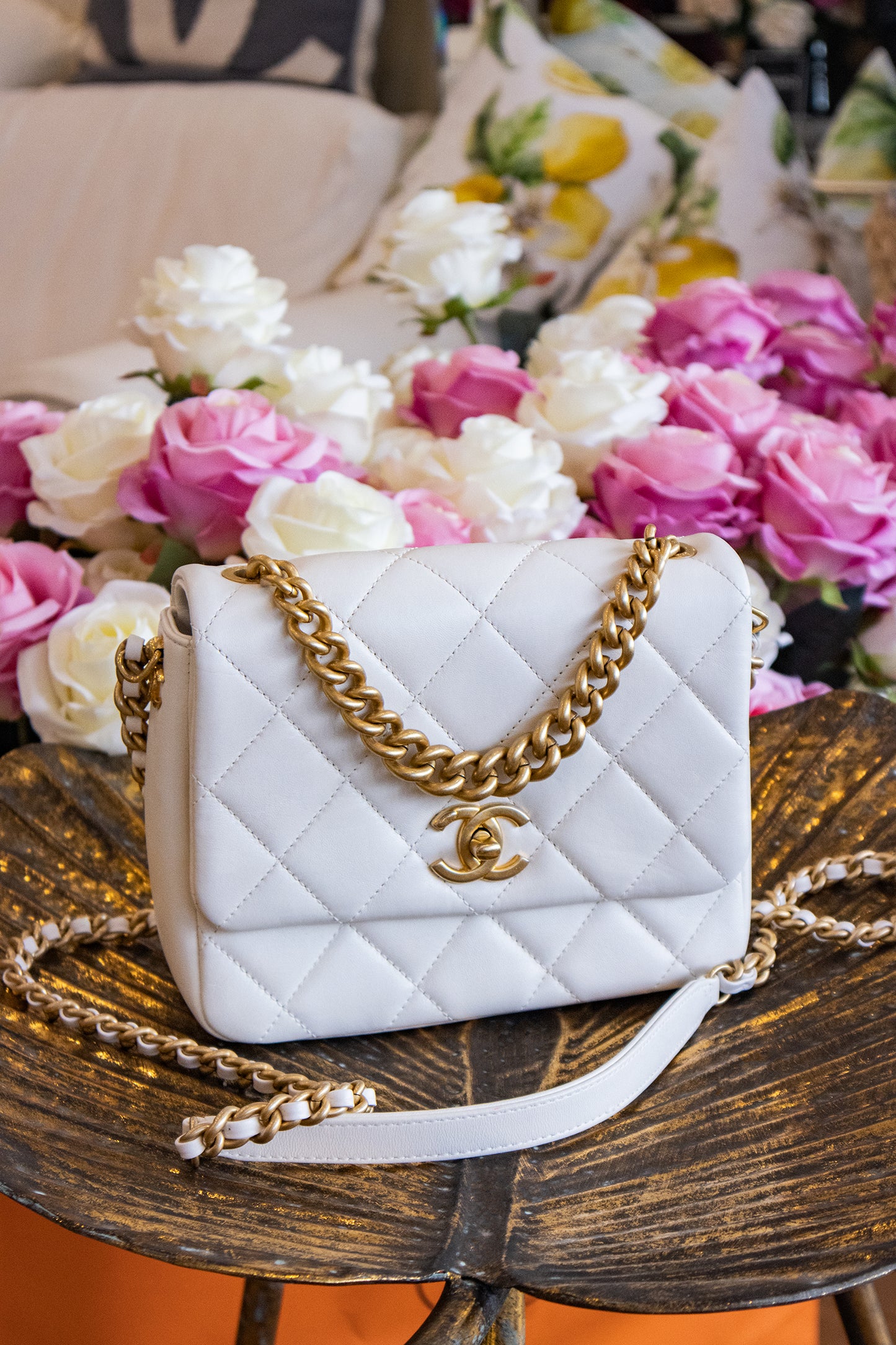 Chanel - CC Single Flap Tasche in Weiß mit goldfarbener Hardware