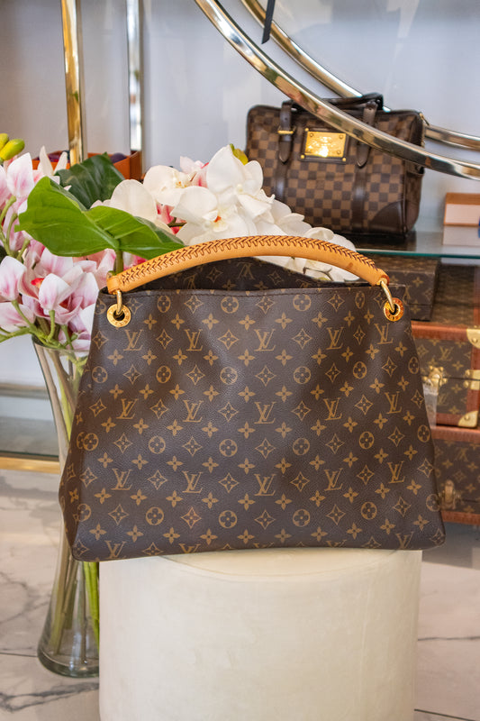 Louis Vuitton - Artsy MM Monogram Canvas