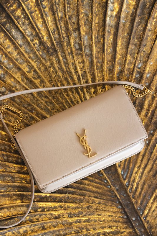 Yves Saint Laurent – Crossbody-Tasche aus Leder mit Kette