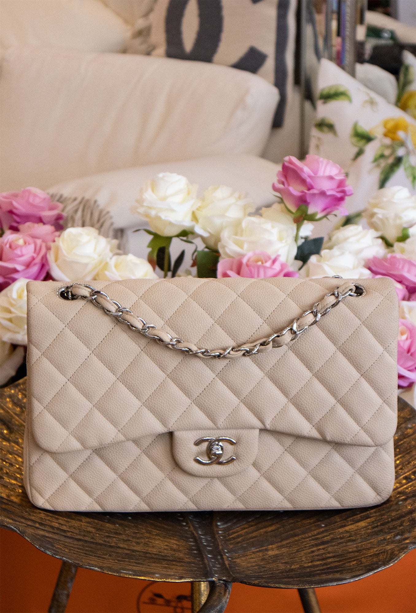 Chanel - Classic Double Flap Jumbo Caviar-Leder in Beige