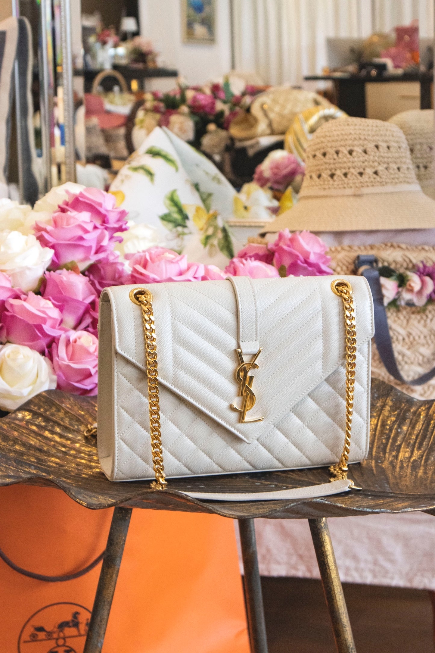 Yves Saint Laurent - Envelope Blanc Vintage Crossbody Bag