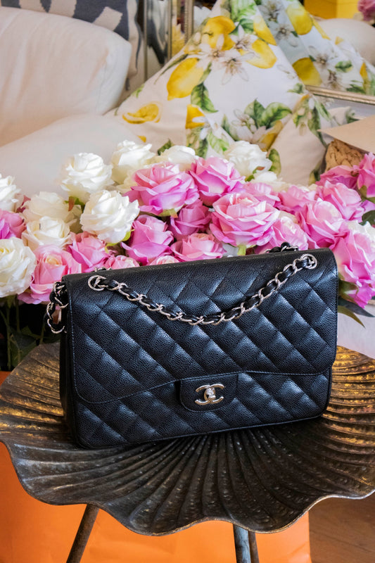 Chanel - Jumbo Classic Double Flap aus schwarzem Caviar-Leder