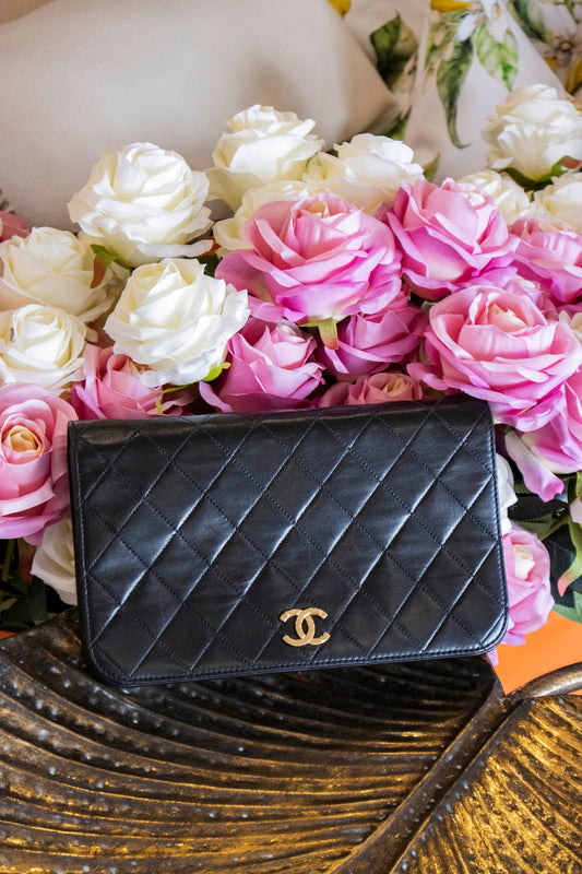 Chanel - Wallet on Chain Flap Bag in Schwarz