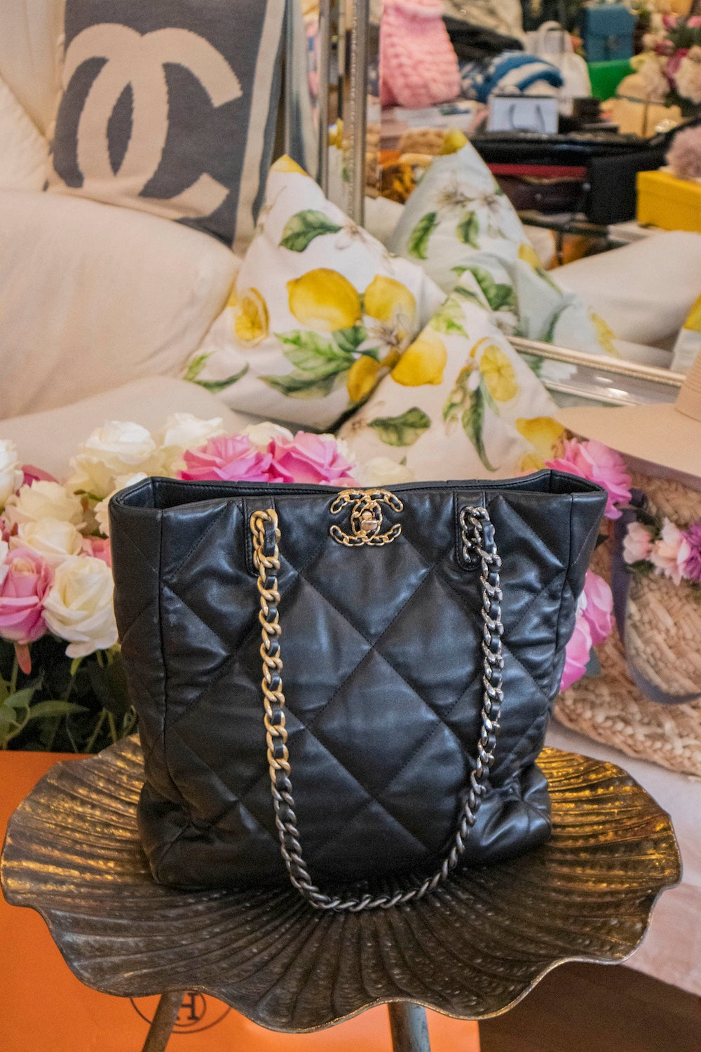 Chanel - 19 Shopping Tote Lammleder Schwarz