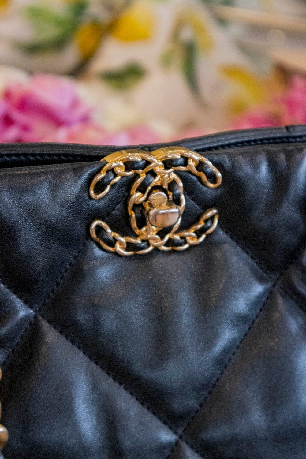 Chanel - 19 Shopping Tote Lammleder Schwarz