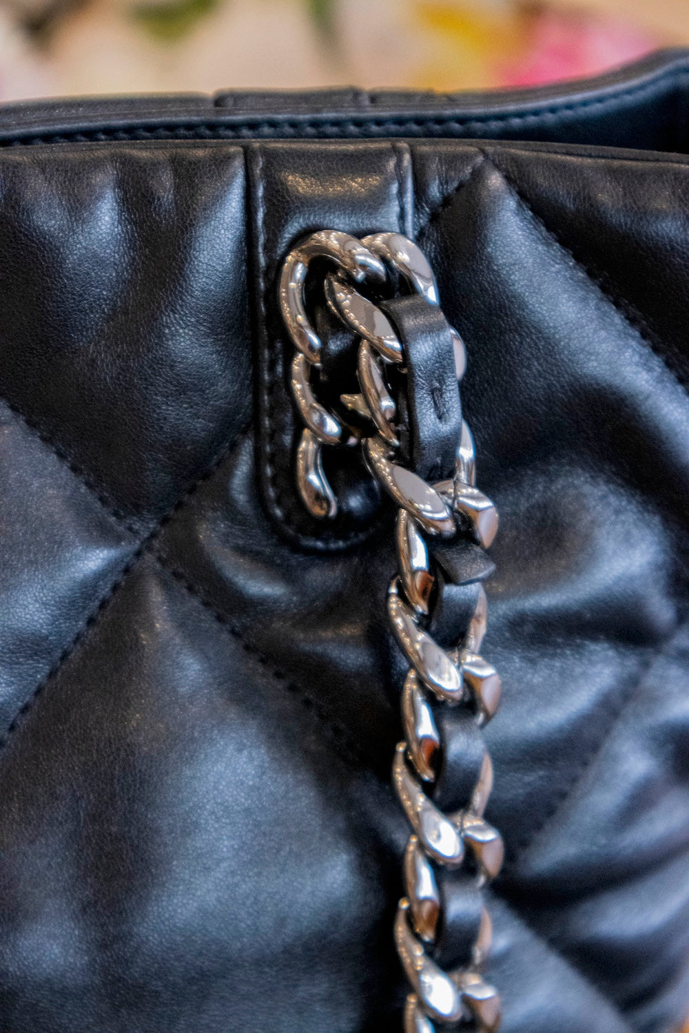 Chanel - 19 Shopping Tote Lammleder Schwarz