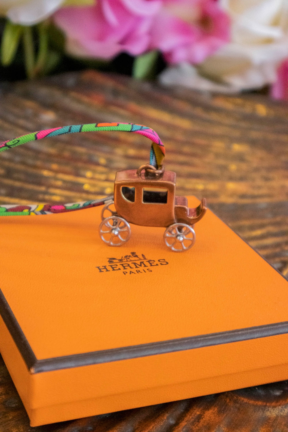 Hermès - Charm-Anhänger "Pferdekutsche"