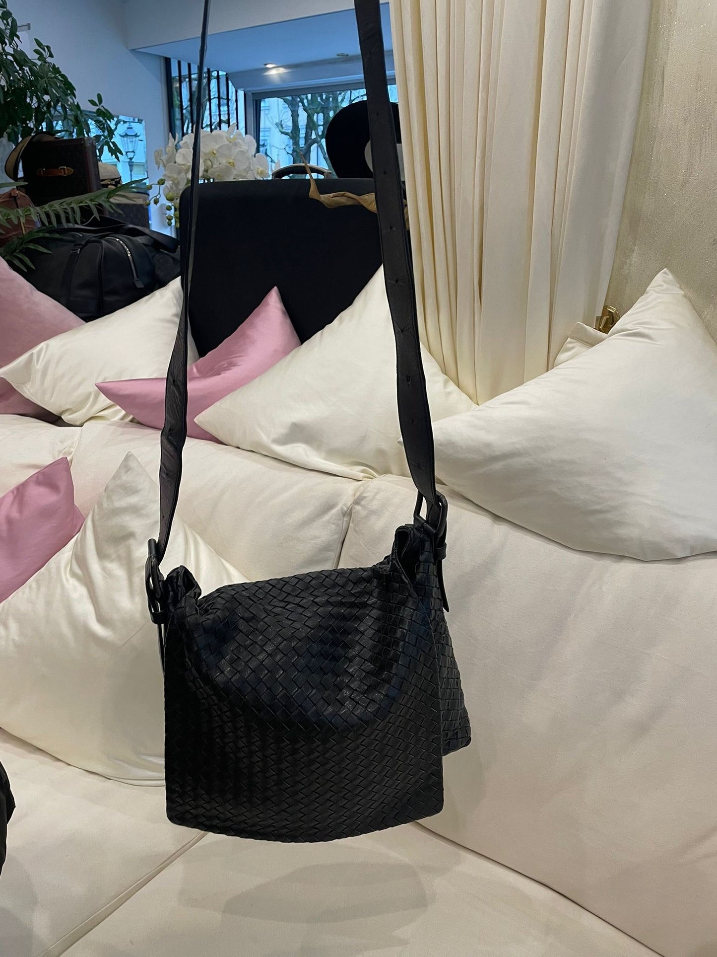 Bottega Veneta - Crossbody Bag schwarz